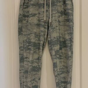 Athleta jogger sweatpant in size S P